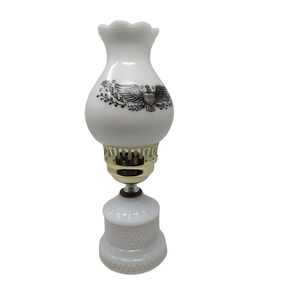 Vintage Electric Table Lamp Milk Glass Eagle‎ Shade UL D4600 E51483 - Picture 4 of 12